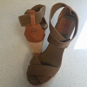Tory Burch new wedges size 8  4" height.